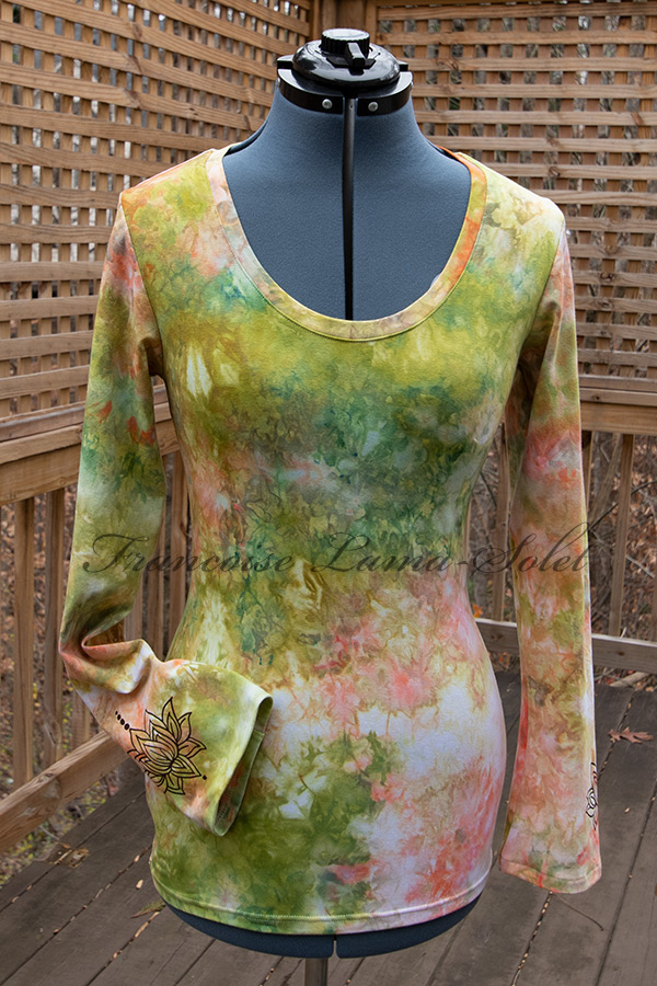 Women's handmade and hand dyed long sleeve t-shirt in different shades of green, tan, white, peach, orange, yellow with a brown lotus flower print on the flared bell sleeves - Jardin En Fleurs