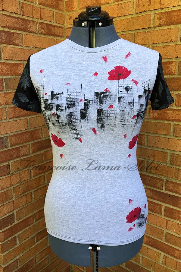 Women’s artsy black and grey short sleeve fitted cotton t-shirt hand painted with modern urban skyline, red poppies and daisies – Poppies City